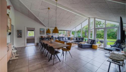 Five-Bedroom Holiday Home