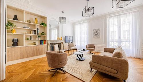 Four-Bedroom Deluxe Apartment
