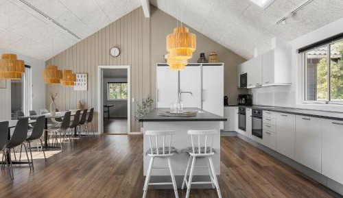 Eight-Bedroom Holiday Home