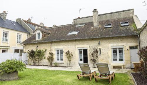 Two-Bedroom Holiday Home with Private Garden