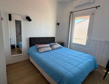 Standard Queen Room - Lateral Sea View