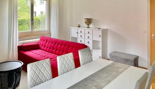 One-Bedroom Apartment - Non-Smoking