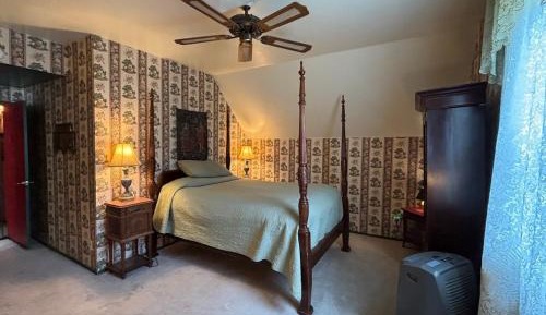 Queen Room