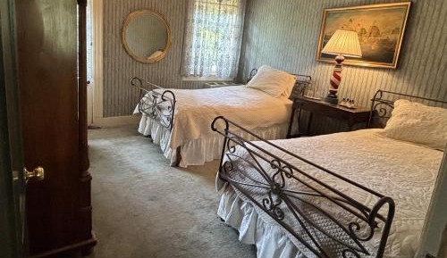 Twin Room with Shared Bathroom