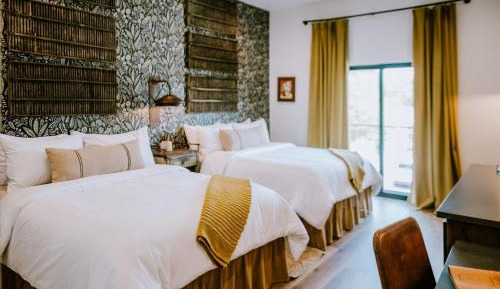 Deluxe Suite