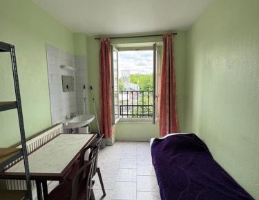 Mixed Dormitory Room