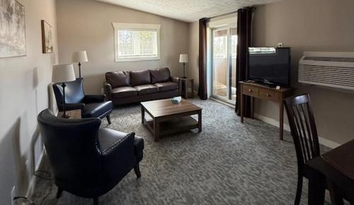 Two-Bedroom King Suite