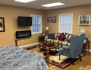 Double Room with Private Bathroom