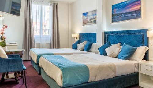 Deluxe Suite