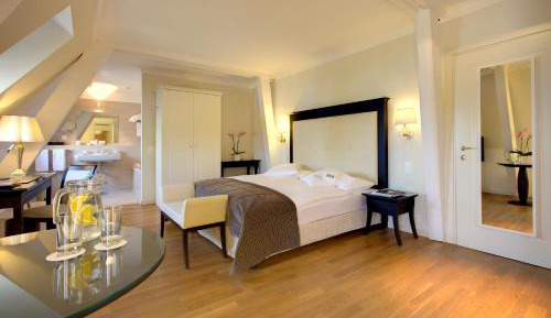 Junior Suite with Lake View