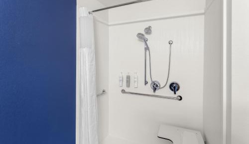 Queen Room - Disability Access