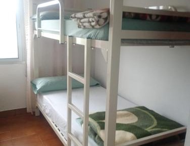 Single Bed in Mixed Dormitory Room