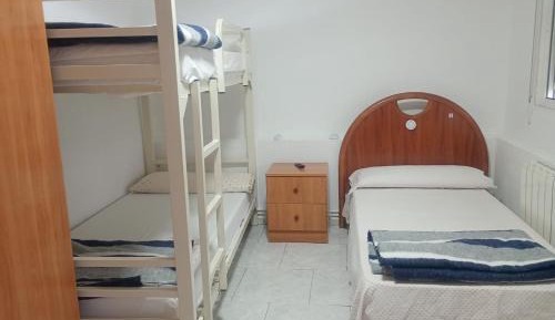 Single Bed in Mixed Dormitory Room