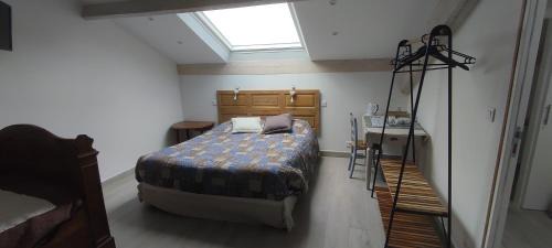 Deluxe Room (2 Adults + 1 Child)