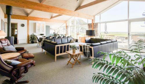 Five-Bedroom Holiday Home