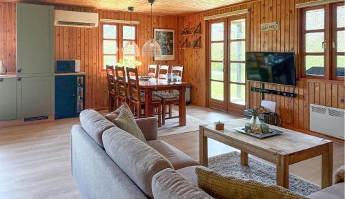 Three-Bedroom Vacation Home 