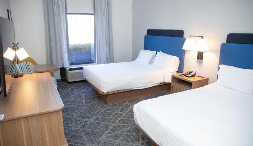 Room with Two Queen Beds - Non-Smoking