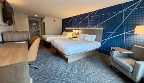 Standard Queen Room with Two Queen Beds - Non-Smoking