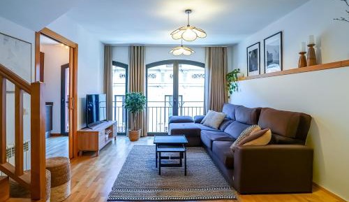 Three-Bedroom Deluxe Apartment