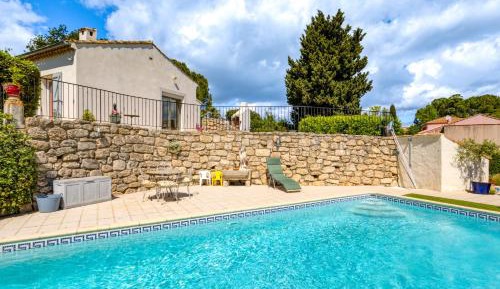 Villa with Garden View