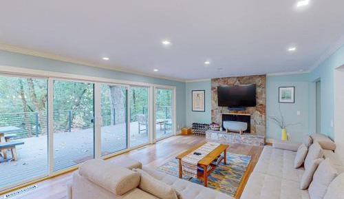 Three-Bedroom Vacation Home 
