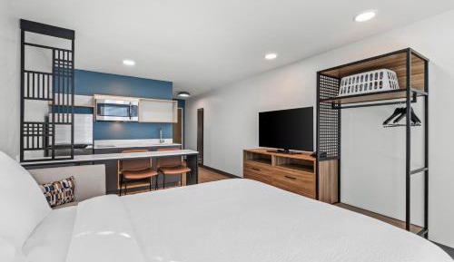 Studio with One Queen Bed