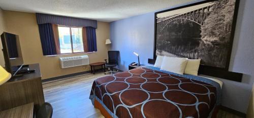 Single Room with Private Bathroom