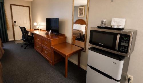 Queen Room with Two Queen Beds - Non-Smoking