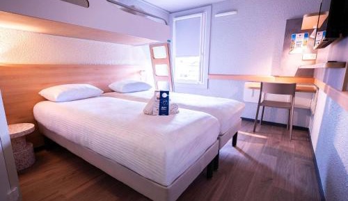 Triple Room with Two Single Beds and One Bunk Bed