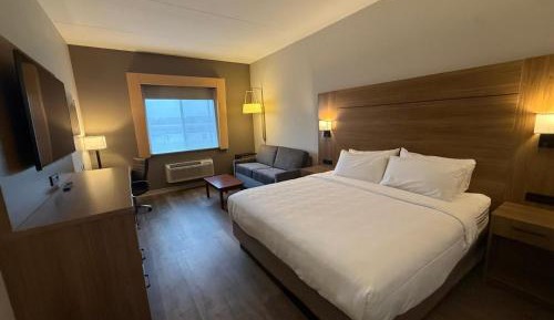 King Room with Sofa Bed - Non-Smoking