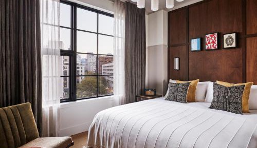 Deluxe King Room
