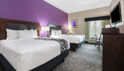 Deluxe Queen Room with Two Queen Beds