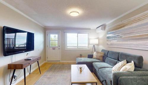 Three-Bedroom Apartment with Water View