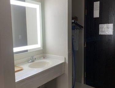 King Suite with Jetted Tub - Non-Smoking