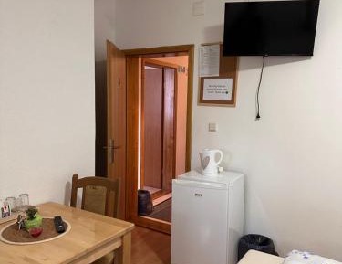 Deluxe Double Room with Shower