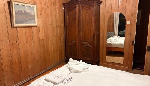 Standard Double Room with Shared Bathroom