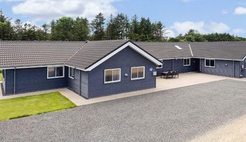 Twelve-Bedroom Holiday Home