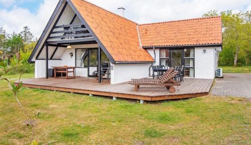 Three-Bedroom Vacation Home 