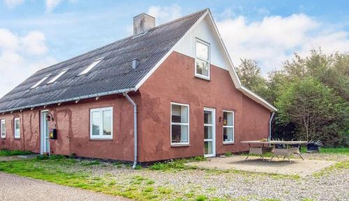 Six-Bedroom Holiday Home