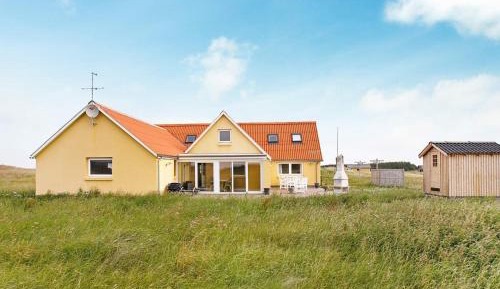 Five-Bedroom Holiday Home