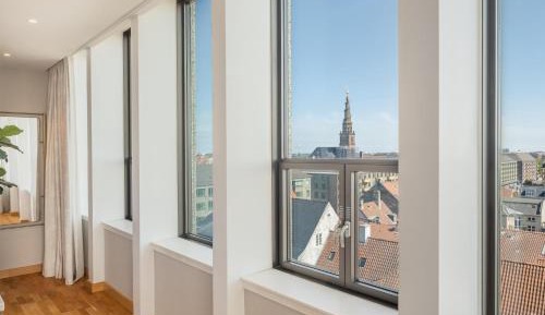 Premium Corner Room with View