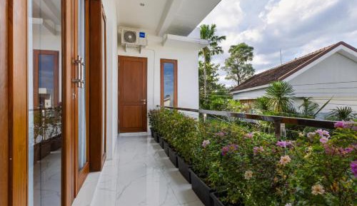 Twin Room with Balcony