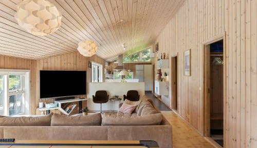 Five-Bedroom Holiday Home
