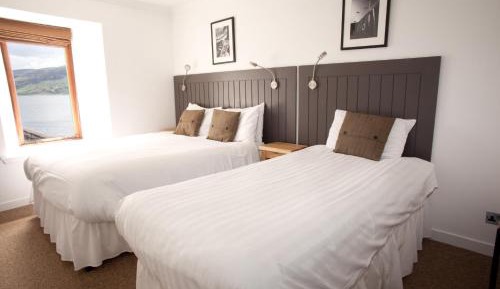 Double or Twin Room with Sea View