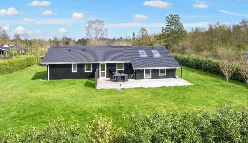 Three-Bedroom Vacation Home 