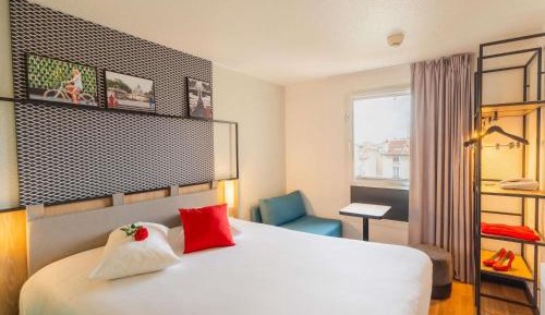 Standard Room with 1 Double and 1 Single Bed