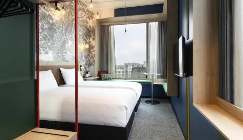 Deluxe Corner Twin Room