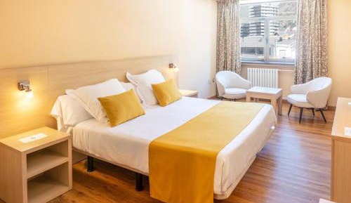 Double Room with Mountain View and Spa Access