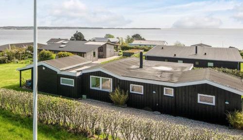 Three-Bedroom Vacation Home 
