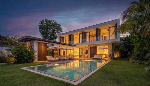 Villa with Garden View